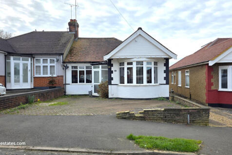 3 bed semi-detached bungalow to rent Sherwood Ave