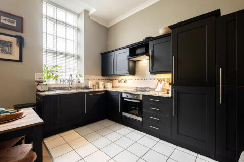 Clifton Drive South, Lytham St Annes, FY8 photo 3