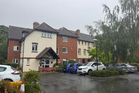 Holme Oaks Court