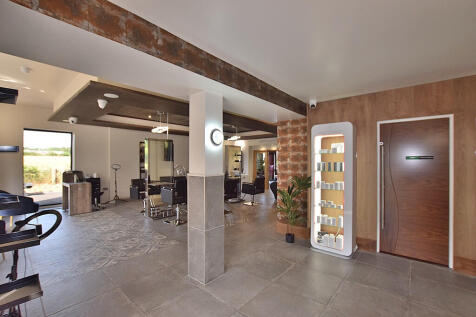 Commercial Property to rent Image 6