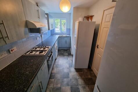 17 Gundry Close, Leamington Spa photo 2