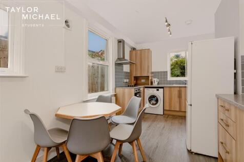 5 bed terraced house for rent in Bernard Road, Brighton