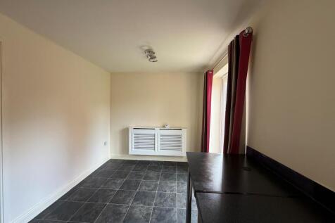 Drew Court, Ashby de la Zouch, LE65 2JA photo 3