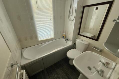 Fresh Move Salisbury Ave Torqay for LetBathroom