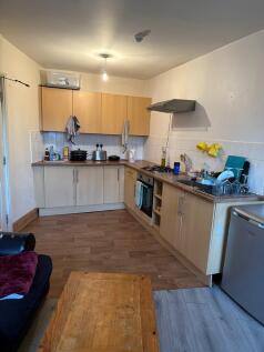Flat 4, 2 High Street, CV31 3AN photo 3