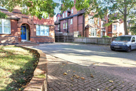 Flat C, 14 Aldrington Road, London, SW16 1TH