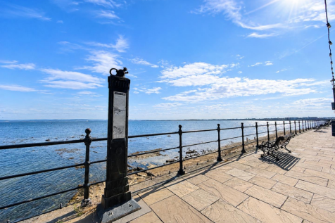 CLOSE TO THE SEAFRONT