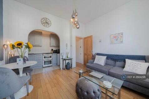 Open/Plan Kitchen/Reception 