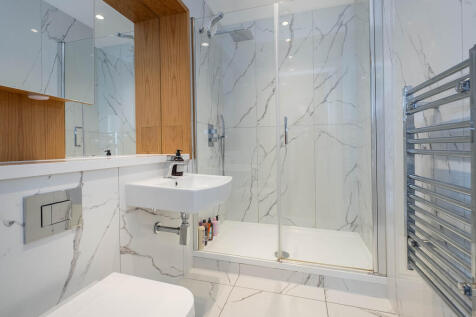 2 bed, 2 bath Flat in manchester - Photo 11