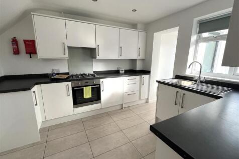 Kitchen 3.jpg