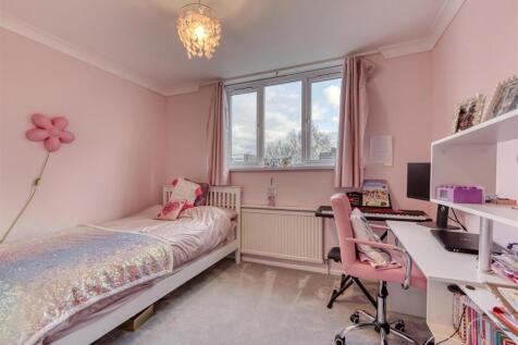 27 Mount Road-FEB25-bed3.jpg