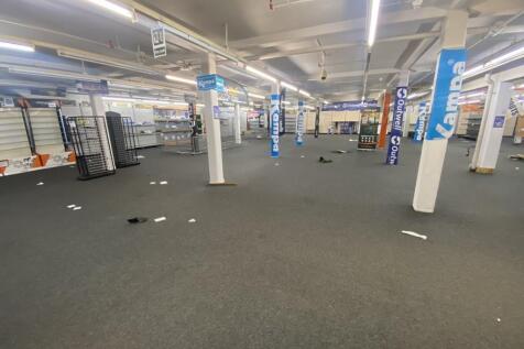 Retail Property (high street) to rent Image 9
