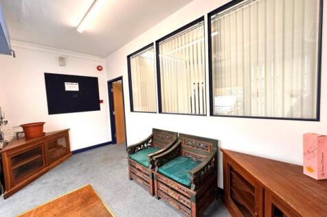 WhatsApp Image 2025-04-14 at 11.33.06_9bb89a1b.jpg