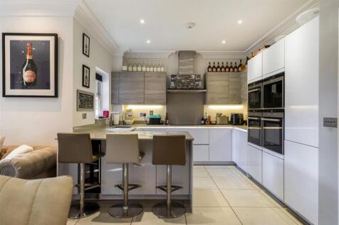 104556_4 Queensbury Gardens-8.jpg