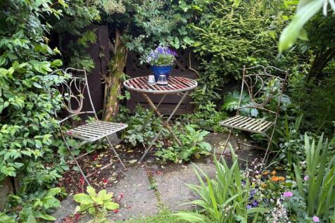 Rear Gardens (8).JPEG