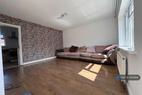 Surrey Avenue, Slough, SL2 photo 4