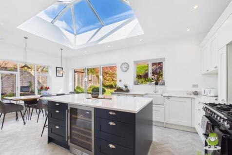EweMove Estate Agents Basingstoke - St Andrews Rd