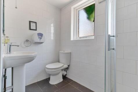 4WBP First Floor Bathroom.JPG