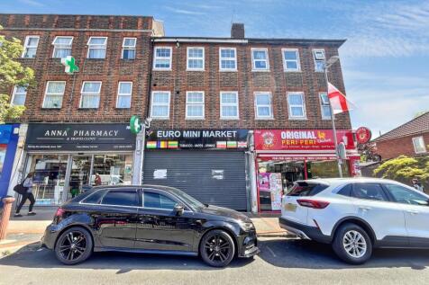 2b Neville Walk, Carshalton, SM5 1JG