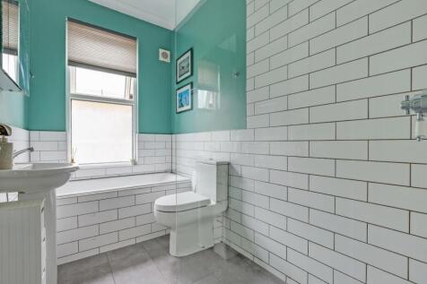 10-34d3JHPropWorld - 144 Perry Road - 28-medium.jp