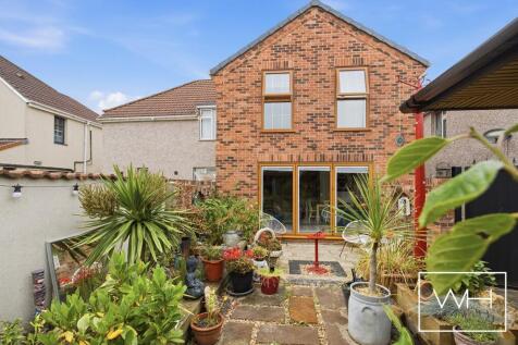 31 Rosslyn Crescent,