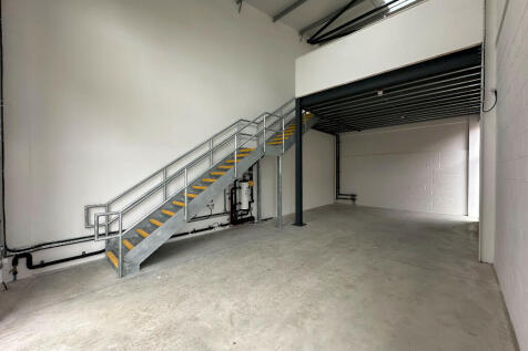 Light Industrial to rent Image 11