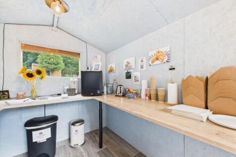 CAM03185G0-PR0112-STILL018