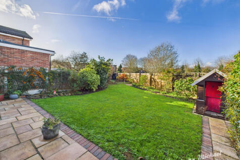 CAM03852G0-PR0486-STILL019