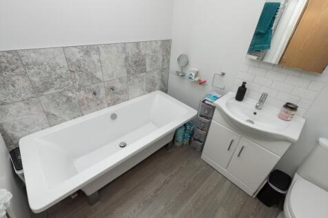 Broadwater Street East_11