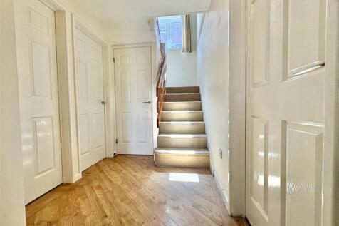 3 Tintagel Close, Perton photo 4