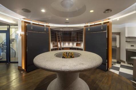 6 bed, 7 bath Town House in London - Photo 15