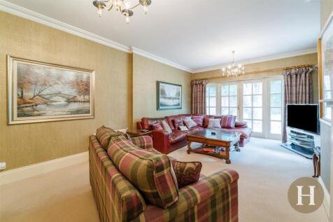 4 bed, 4 bath Detached in Birmingham - Photo 7