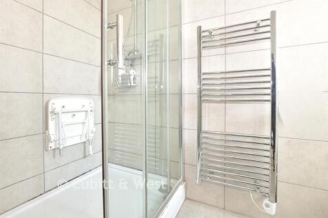 Annexe Shower Room