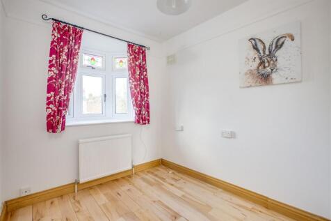 40 Wycombe Road, HP15 6RY-3.jpg