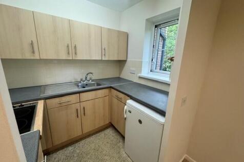 Langdown Firs Hythe Southampton WARDEN ASSISTED ONE BED APARTMENT OVER 55'S ONLY photo 4