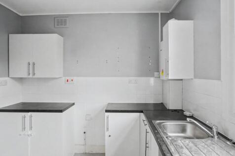 54b Stanlake Road, London, W12 7HL