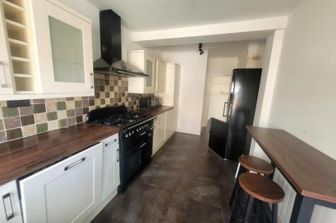 UPPER SHIRLEY, SO15 photo 3
