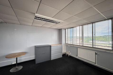 Office to rent Image 4