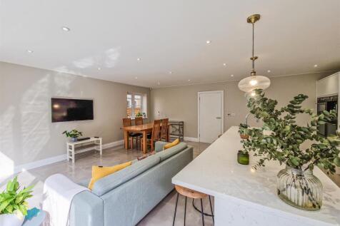 kitchen-breakfast area