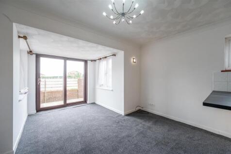 -Flat 2, 27a Creek Road 10.jpg