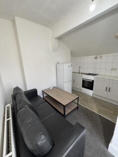 1 bed flat to rent Osborne Road, Manchester M19 2