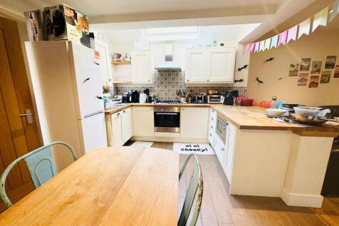 Teversal Avenue, Nottingham, NG7 photo 2