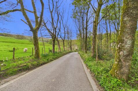 Lane leading down to House