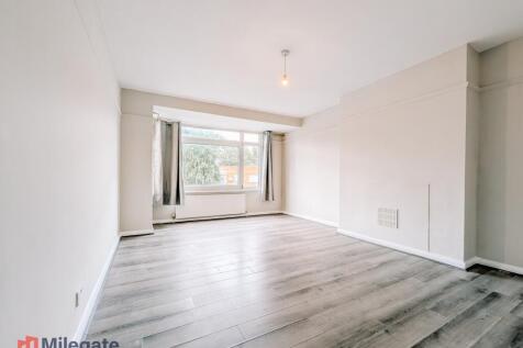 2-bed flat on Melbourne Court, Anerley Road, London, SE20, £1,700/mo