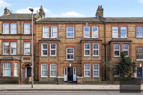 Flat 2, 142 Queenstown Road SW8 3RR-2.jpg