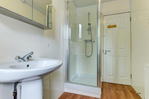 14  Bernard Road Bathroom 1 (2)