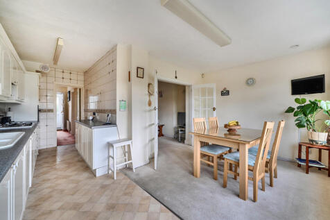 1358296-11-68d2b3...