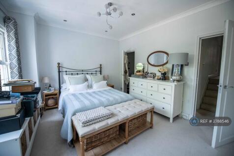 Ensuite Master Bedroom