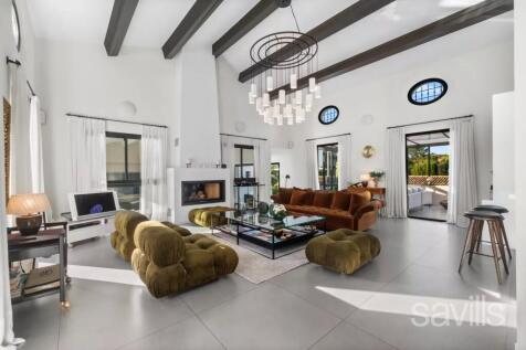 Refined home in Saint-Tropez