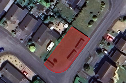 Cherry Tree Crescent - Auction Pic 2.png